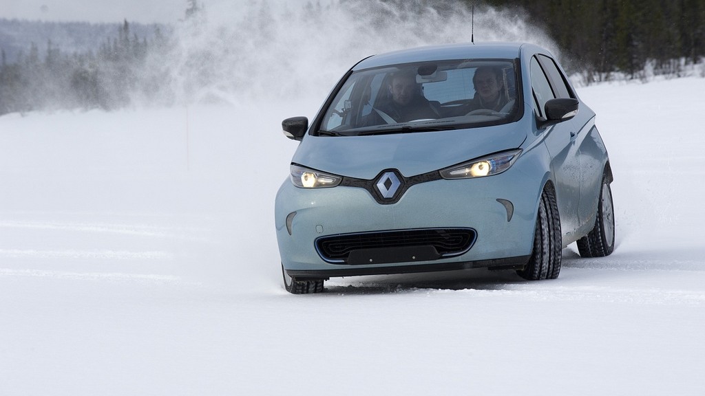Image result for Renault Zoe in the snow